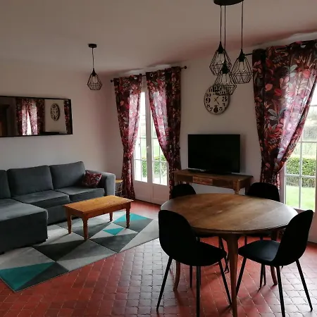 Campagne Proche Bayeux Et Plages Du Debarquement. Crouay