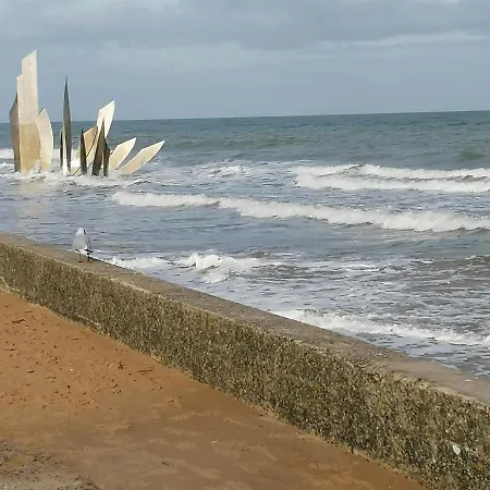 Campagne Proche Bayeux Et Plages Du Debarquement. *