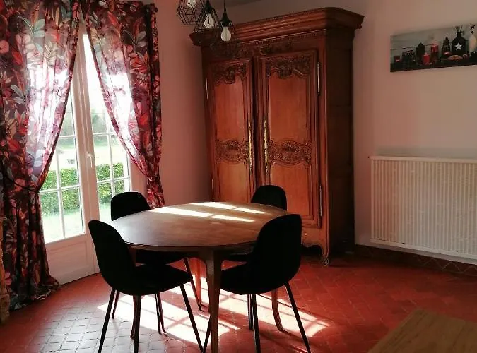 بيت للعطل Campagne Proche Bayeux Et Plages Du Debarquement. *