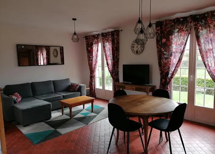 Campagne Proche Bayeux Et Plages Du Debarquement. Crouay