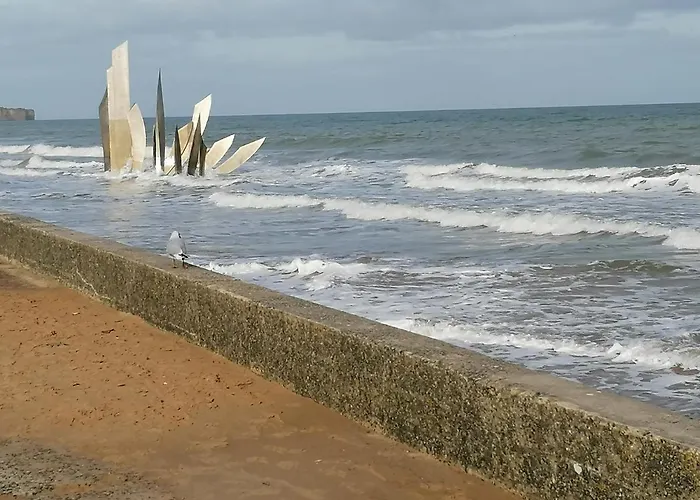 Campagne Proche Bayeux Et Plages Du Debarquement. *
